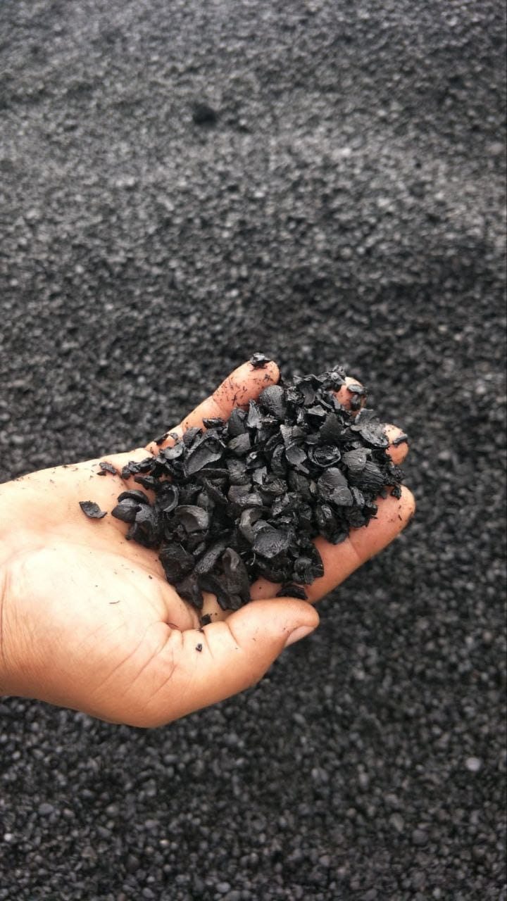 Coconut shell charcoal traditional drum carbonization production process